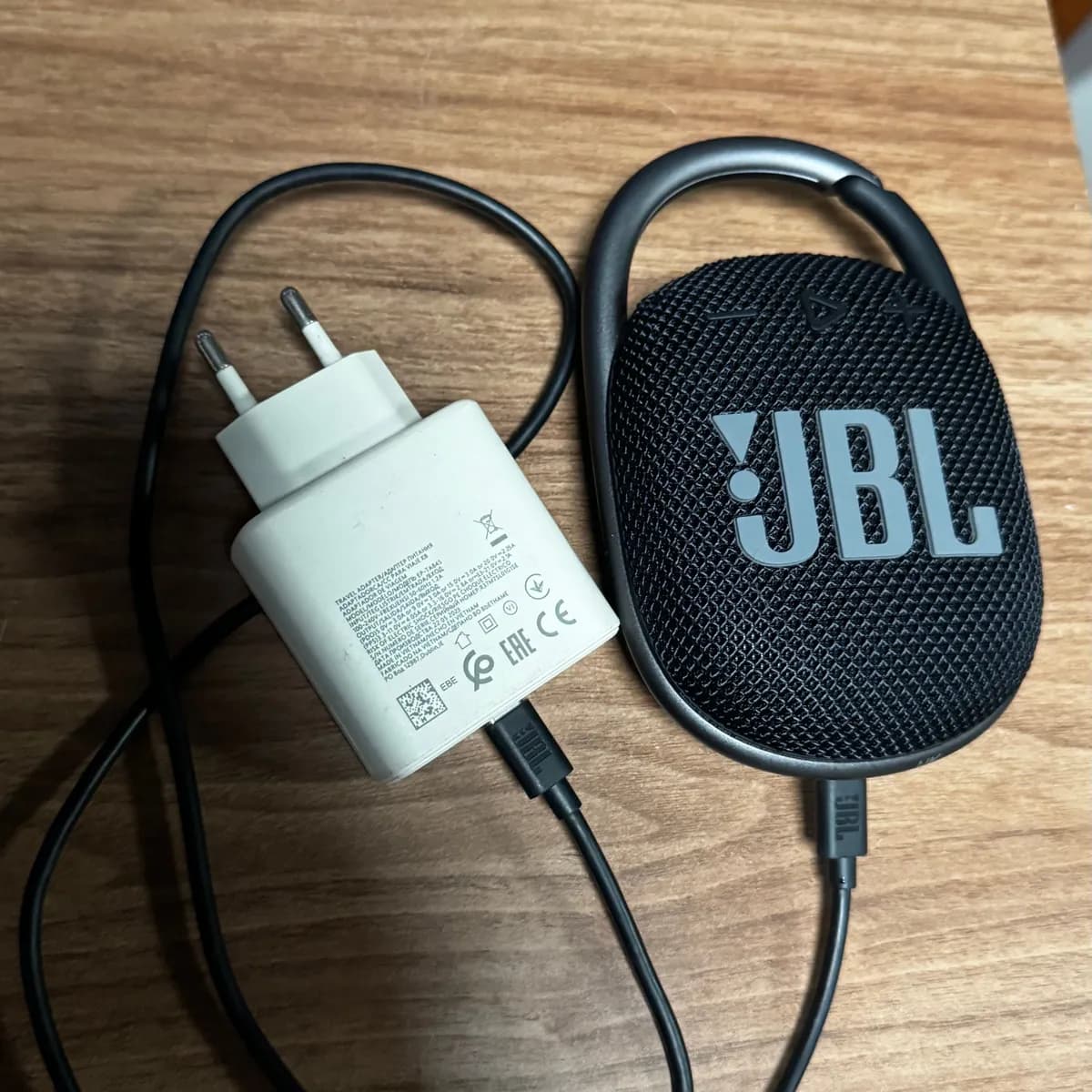 JBL Clip 4 Caixa de Som Portátil